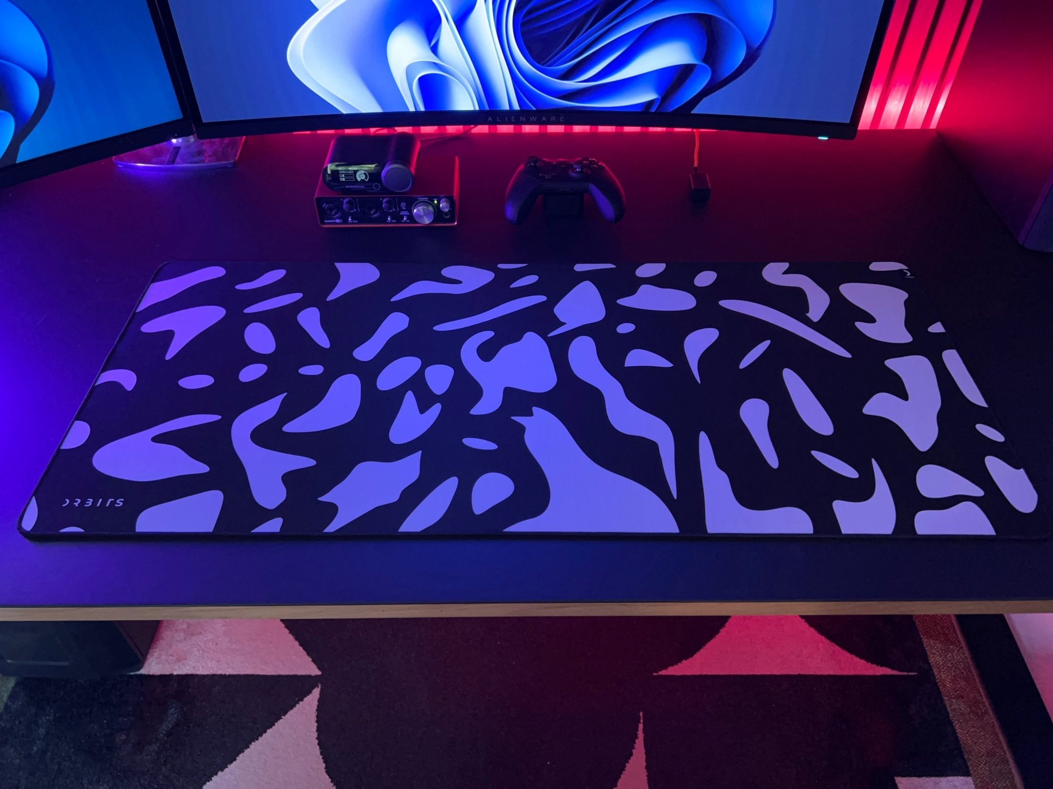 Surface One - Musemåtte XL - Dots Black | Orbits